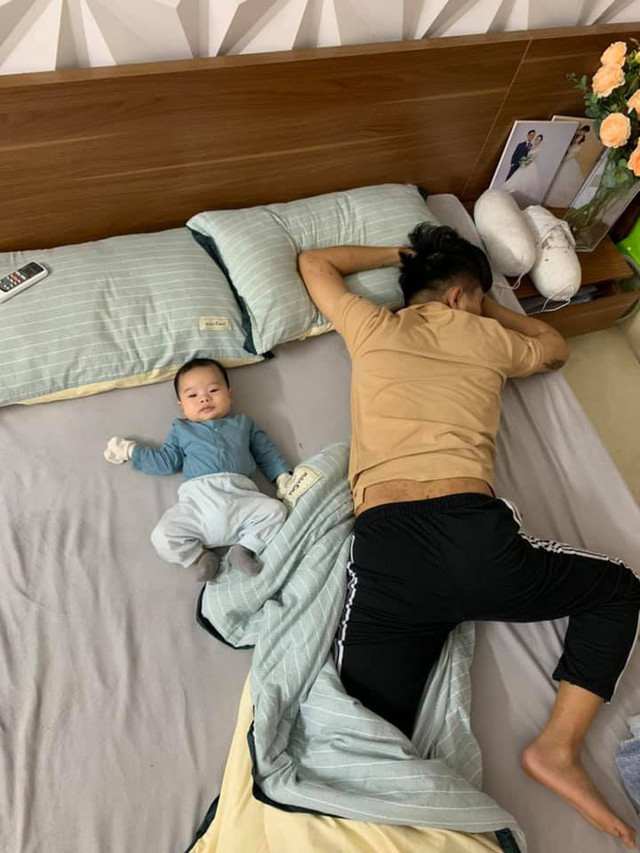 Cười vỡ bụng khoảnh khắc các bố trông con - Hình 5 Cuoi vo bung khoanh khac cac bo trong con-Hinh-5