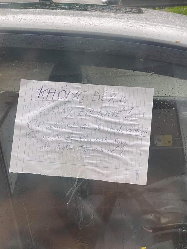 Đỗ ô tô không đúng chỗ, tài xế "tái mặt" khi nhìn thấy điều này - Hình 3 Do o to khong dung cho, tai xe