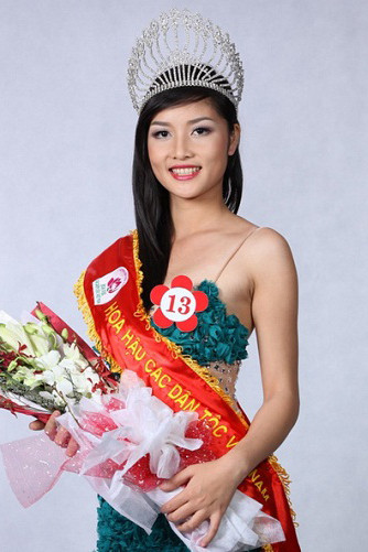 Các 'vụ' sửa ảnh quá đà, đòi trả vương miện trong lịch sử hoa hậu - Hình 6 Cac 'vu' sua anh qua da, doi tra vuong mien trong lich su hoa hau-Hinh-6