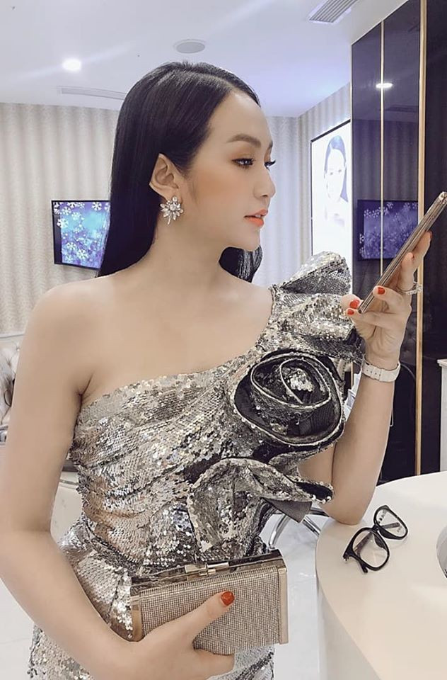 Vợ Tuấn Hưng: 'Gái 3 con' vẫn sexy nghẹt thở - Hình 7 Vo Tuan Hung: 'Gai 3 con' van sexy nghet tho-Hinh-7