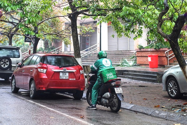 Sự thật về thu nhập 'khủng' của shipper trong mùa dịch COVID-19 - Hình 3 Su that ve thu nhap 'khung' cua shipper trong mua dich COVID-19-Hinh-3
