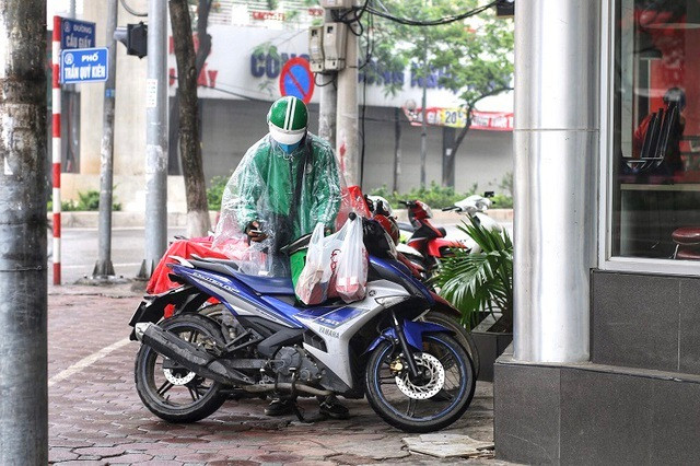 Sự thật về thu nhập 'khủng' của shipper trong mùa dịch COVID-19 - Hình 5 Su that ve thu nhap 'khung' cua shipper trong mua dich COVID-19-Hinh-5