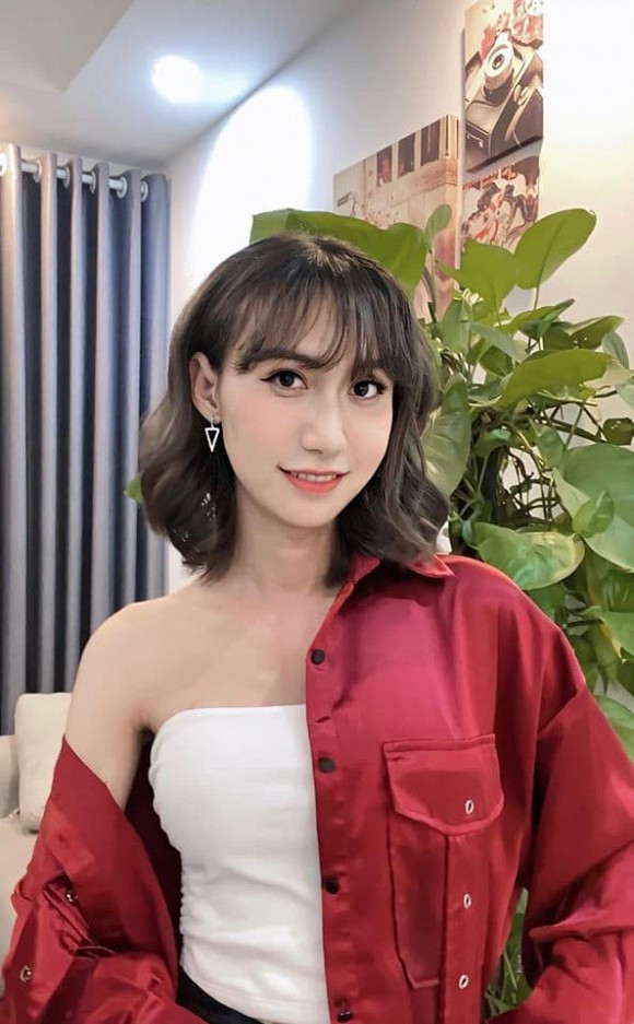 Mỹ nhân Việt đổi tên khi chuyển giới: Hài nhất là chuyện của Hương Giang - Hình 4 My nhan Viet doi ten khi chuyen gioi: Hai nhat la chuyen cua Huong Giang-Hinh-4