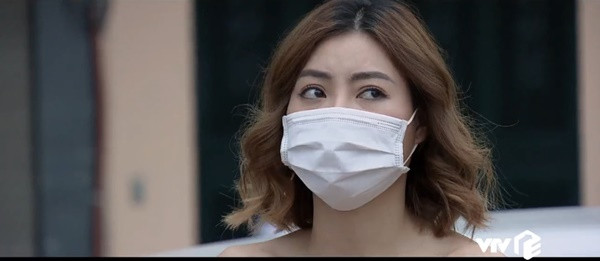 Bị 'bóc mẽ' đeo khẩu trang sai cách, Bảo Thanh đưa ra lý do - Hình 2 Bi 'boc me' deo khau trang sai cach, Bao Thanh dua ra ly do-Hinh-2