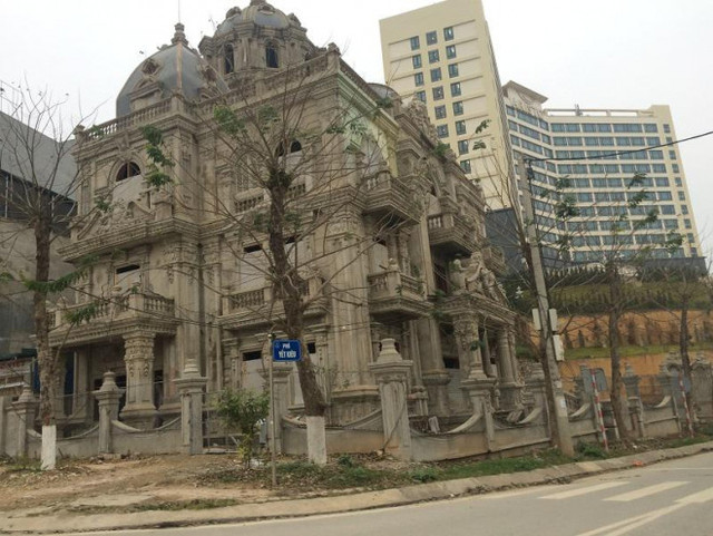 Nữ đại gia sở hữu siêu biệt thự vườn chuối đang ở đâu? Nu dai gia so huu sieu biet thu vuon chuoi dang o dau?