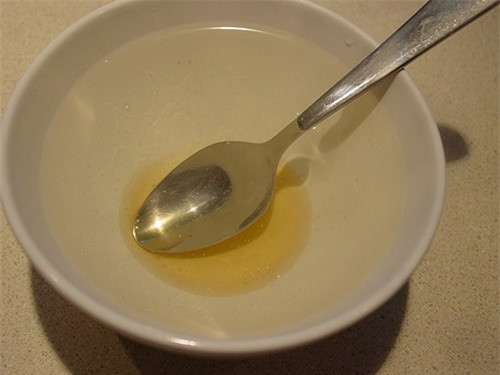 Muốn da trẻ lâu, hãy bỏ thứ này vào nước rửa mặt - Hình 3 Muon da tre lau, hay bo thu nay vao nuoc rua mat-Hinh-3