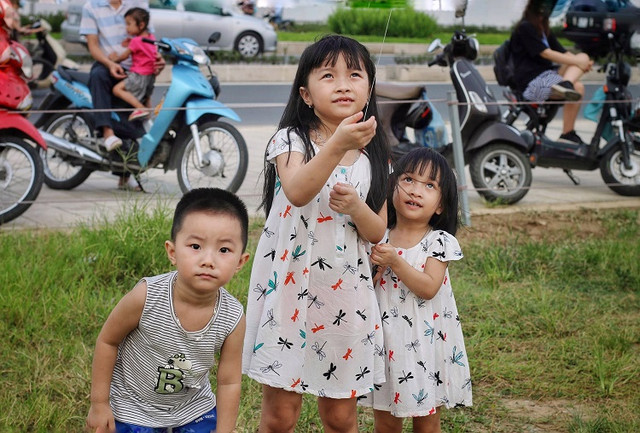 Bán diều nửa buổi chiều, tiểu thương kiếm tiền đủ sống cả tuần - Hình 7 Ban dieu nua buoi chieu, tieu thuong kiem tien du song ca tuan-Hinh-7
