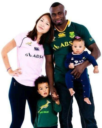Bỏ tiền theo đuổi võ sĩ, vừa nổi tiếng đã làm mẹ đơn thân - Hình 6 Bo tien theo duoi vo si, vua noi tieng da lam me don than-Hinh-6