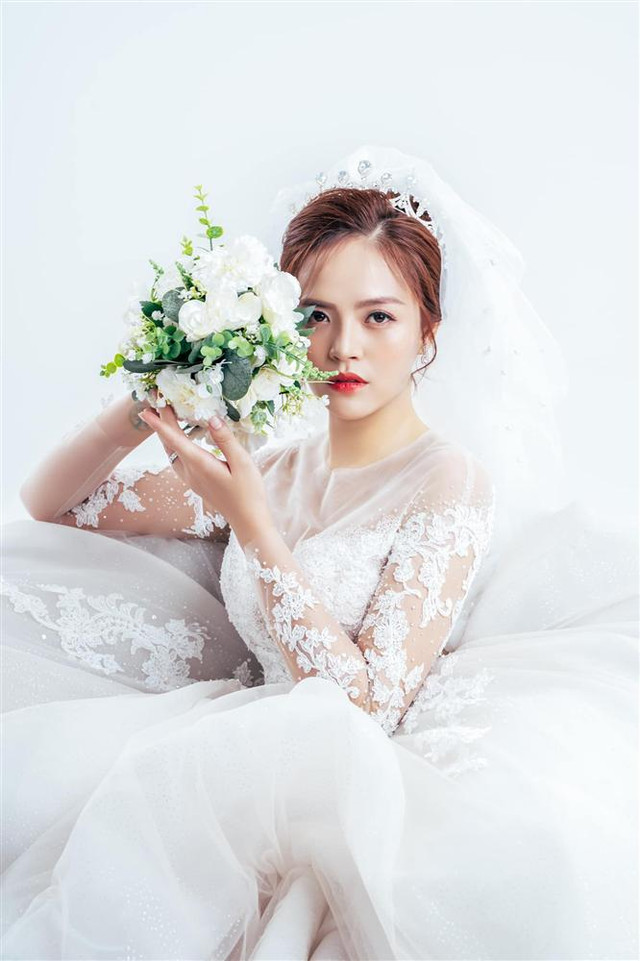 Cuộc sống trái ngược của Chí Nhân - Thu Quỳnh sau ly hôn - Hình 2 Cuoc song trai nguoc cua Chi Nhan - Thu Quynh sau ly hon-Hinh-2