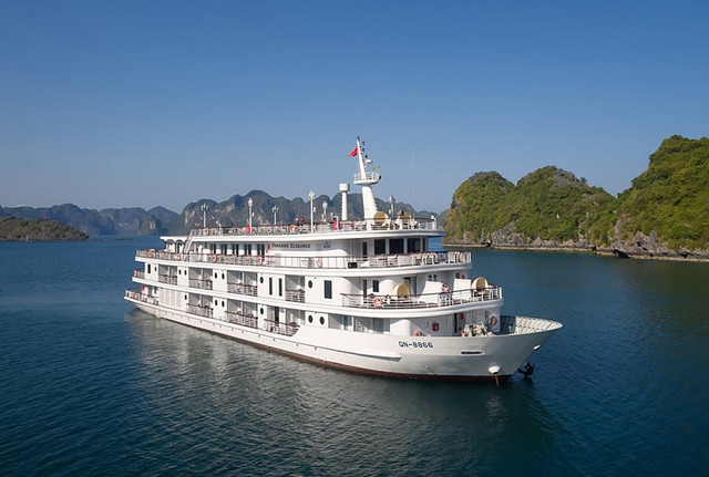 Du thuyền 5 sao trên vịnh Hạ Long đồng loạt giảm giá Du thuyen 5 sao tren vinh Ha Long dong loat giam gia