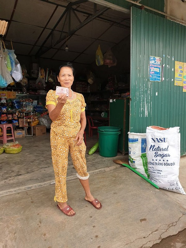 Người dân nghèo gom góp từng mớ rau, cân gạo để ủng hộ chống dịch - Hình 3 Nguoi dan ngheo gom gop tung mo rau, can gao de ung ho chong dich-Hinh-3