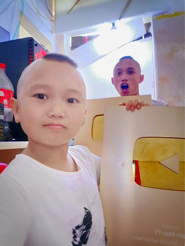 Anh em Tam Mao lên tiếng giãi bày về thu nhập 'khủng' Anh em Tam Mao len tieng giai bay ve thu nhap 'khung'