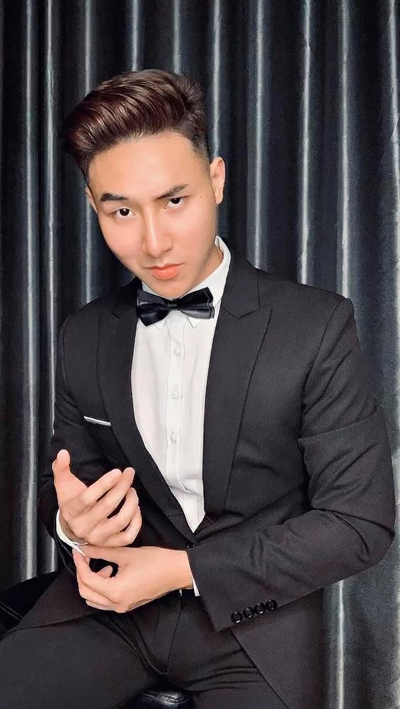 Khoa Vương từng lộ clip 18+ khiến 'Người Ấy Là Ai' buộc cắt sóng? - Hình 3 Khoa Vuong tung lo clip 18+ khien 'Nguoi Ay La Ai' buoc cat song?-Hinh-3