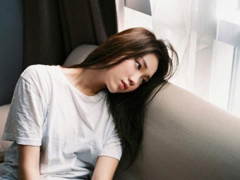 Nửa đêm, đồng nghiệp nữ nhắn tin mua quà tặng chồng tôi Nua dem, dong nghiep nu nhan tin mua qua tang chong toi