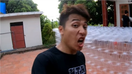 Tuyên bố xóa kênh rồi comeback, Youtube NTN gây tranh cãi - Hình 2 Tuyen bo xoa kenh roi comeback, Youtube NTN gay tranh cai-Hinh-2