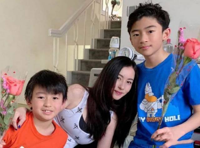 Trương Bá Chi cô đơn, lủi thủi nuôi con khi lấy Tạ Đình Phong - Hình 3 Truong Ba Chi co don, lui thui nuoi con khi lay Ta Dinh Phong-Hinh-3