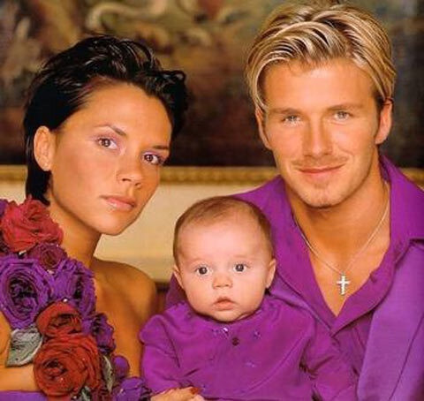 Nhìn lại chi tiết đáng nhớ trong lễ cưới thế kỷ của David Beckham - Hình 5 Nhin lai chi tiet dang nho trong le cuoi the ky cua David Beckham-Hinh-5