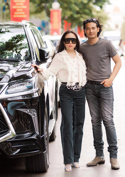 Quách Ngọc Ngoan xăm hình Phượng Chanel từ 5 năm trước - Hình 2 Quach Ngoc Ngoan xam hinh Phuong Chanel tu 5 nam truoc-Hinh-2