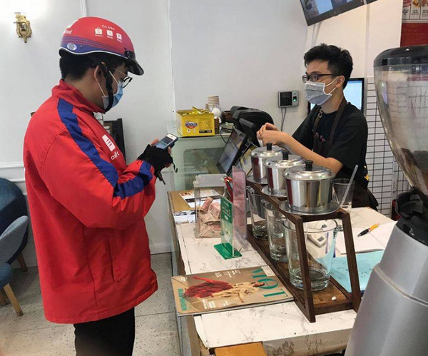 Các chuỗi nhà hàng chỉ hoạt động 50% công suất khi được phép mở Cac chuoi nha hang chi hoat dong 50% cong suat khi duoc phep mo