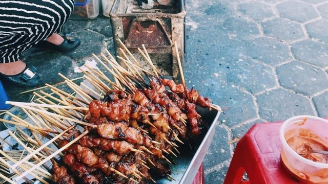 Trà chanh vỉa hè 15 ngàn, quán cafe thu 100 ngàn/cốc sữa chua - Hình 3 Tra chanh via he 15 ngan, quan cafe thu 100 ngan/coc sua chua-Hinh-3