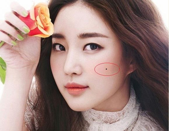 4 nốt ruồi vượng phu ích tử, ai sở hữu một đời giàu sang - Hình 2 4 not ruoi vuong phu ich tu, ai so huu mot doi giau sang-Hinh-2