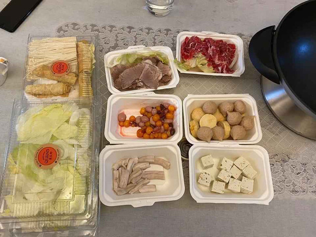 Chủ nhà hàng bị 'khủng bố' vì khách 'tố' set lẩu 1,7 triệu lèo tèo rau thịt Chu nha hang bi 'khung bo' vi khach 'to' set lau 1,7 trieu leo teo rau thit