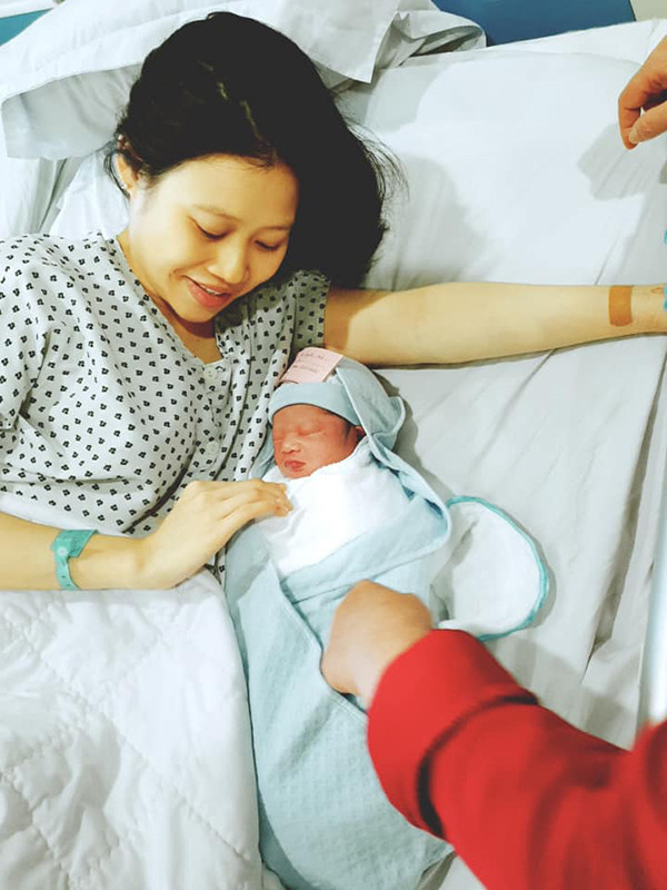 Trọng Hoàng đón con trai đầu lòng - Hình 2 Trong Hoang don con trai dau long-Hinh-2