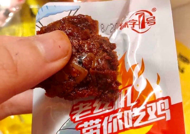 Đồ ăn gắn mác 'nội địa' Trung Quốc giá siêu rẻ bán tràn lan - Hình 2 Do an gan mac 'noi dia' Trung Quoc gia sieu re ban tran lan-Hinh-2