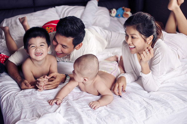 Hành trình sinh nở không ngừng nghỉ trong 9 năm của người đẹp Oanh Yến - Hình 3 Hanh trinh sinh no khong ngung nghi trong 9 nam cua nguoi dep Oanh Yen-Hinh-3