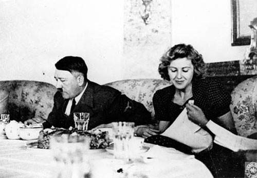 Nếm thức ăn cho Hitler: Ký ức hãi hùng Nem thuc an cho Hitler: Ky uc hai hung