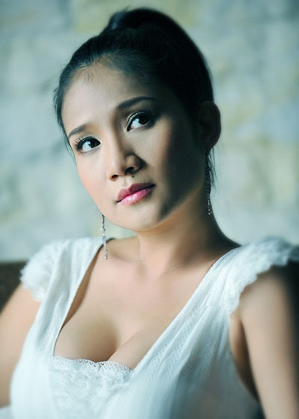 MC Cát Tường: 'Họ nghĩ tôi yêu nhiều, lại không chồng nên dễ dãi' - Hình 3 MC Cat Tuong: 'Ho nghi toi yeu nhieu, lai khong chong nen de dai'-Hinh-3