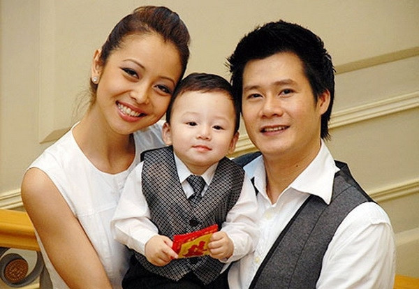 Sao nam Vbiz lấy vợ sinh con vẫn bị nghi ngờ 'bóng kín' - Hình 2 Sao nam Vbiz lay vo sinh con van bi nghi ngo 'bong kin'-Hinh-2