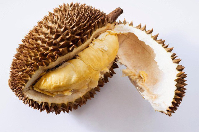 Nhận biết sầu riêng chín tự nhiên chỉ cần ấn vào cuống - Hình 3 Nhan biet sau rieng chin tu nhien chi can an vao cuong-Hinh-3