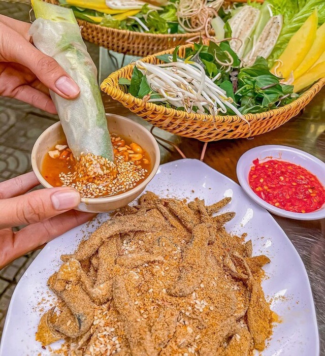 Đặc sản cá trích "ăn tươi nuốt sống" nổi tiếng ở Đà Nẵng - Hình 2 Dac san ca trich
