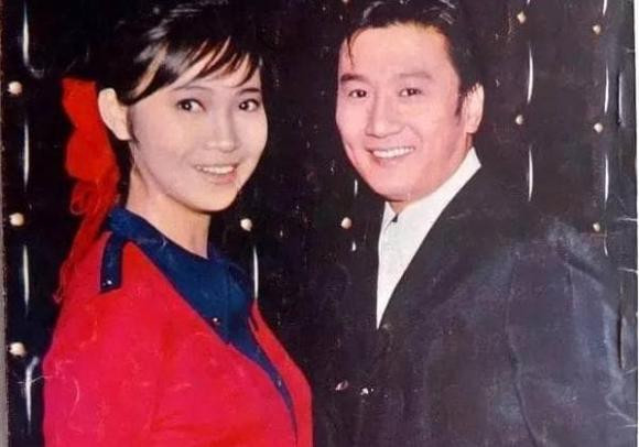 "Tuyệt sắc giai nhân Hồng Kông" và chuyện tình ít biết - Hình 4