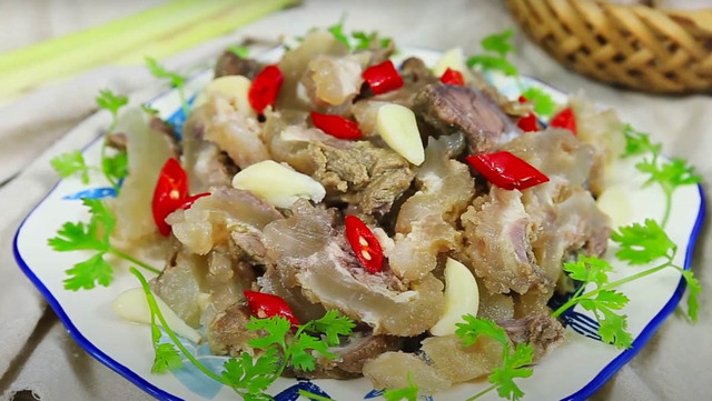 Bộ phận của bò giá chỉ bằng 1/2 thịt, mệnh danh "sâm thượng phẩm của động vật" - Hình 2 Bo phan cua bo gia chi bang 1/2 thit, menh danh
