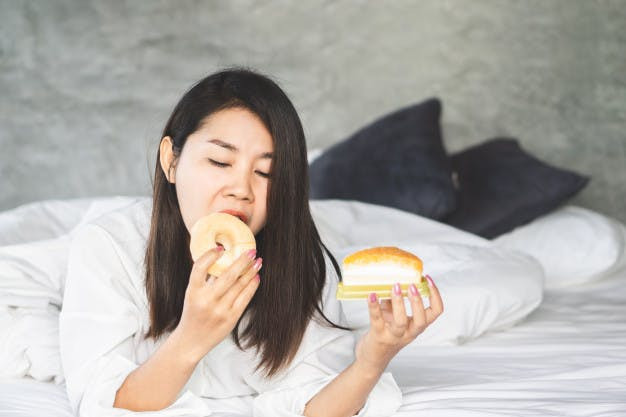 4 việc làm trước khi ngủ phá hủy gan cực nhanh 4 viec lam truoc khi ngu pha huy gan cuc nhanh