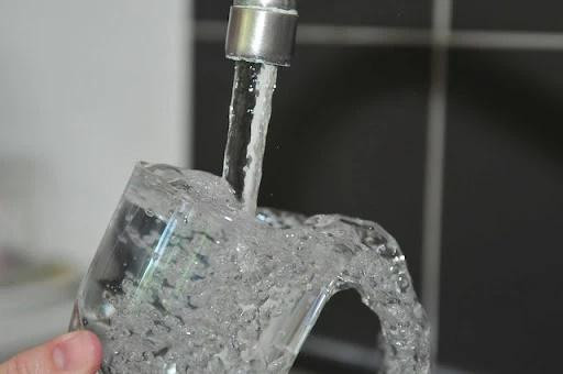 5 loại nước uống thường xuyên có thể gây ngộ độc nhà nào cũng dùng - Hình 4 5 loai nuoc uong thuong xuyen co the gay ngo doc nha nao cung dung-Hinh-4