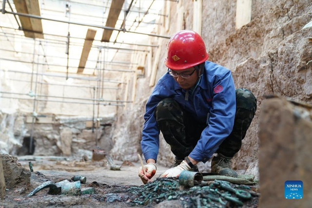 Trung Quốc khai quật khảo cổ lăng mộ hoành tráng của hoàng đế nhà Hán - Hình 3 Trung Quoc khai quat khao co lang mo hoanh trang cua hoang de nha Han-Hinh-3