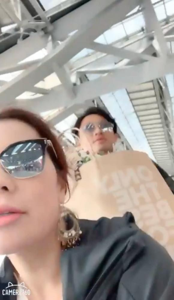 Quý Bình hội ngộ bà xã đại gia sau vài tháng xa cách - Hình 2 Quy Binh hoi ngo ba xa dai gia sau vai thang xa cach-Hinh-2
