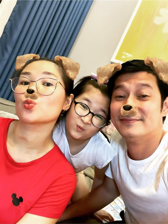 Huy Khánh 5 lần 7 lượt "dìm hàng" bà xã mỹ nhân - Hình 12 Huy Khanh 5 lan 7 luot