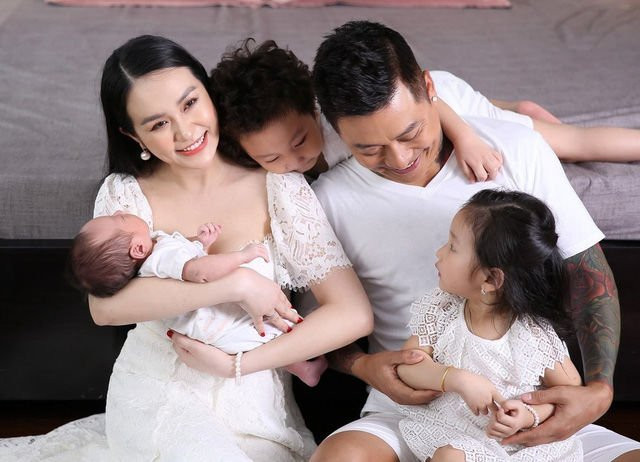 Bà xã Tuấn Hưng gợi ý một vài cách diện đồ công sở thanh lịch - Hình 8 Ba xa Tuan Hung goi y mot vai cach dien do cong so thanh lich-Hinh-8