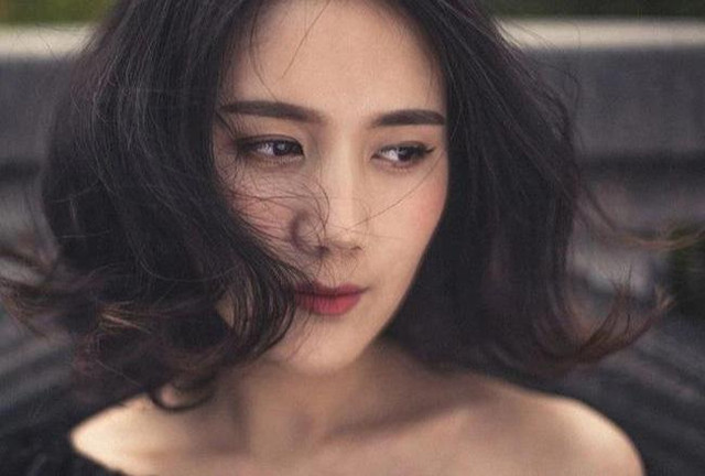 Về muộn thấy "cảnh nóng" của chồng, vợ tặng luôn món quà "bật ngửa" - Hình 2 Ve muon thay