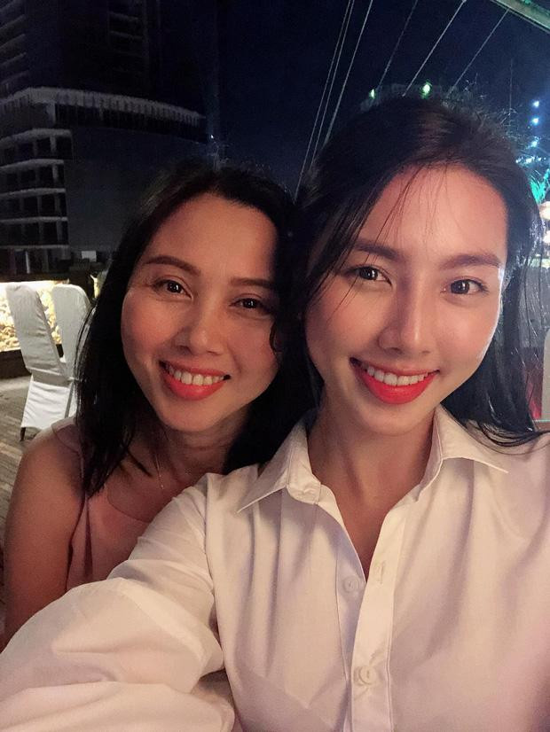 Hé lộ về mẹ ruột của Nguyễn Thúc Thùy Tiên Thùy Tiên, nhan sắc nổi trội hơn con gái - Hình 2 He lo ve me ruot cua Nguyen Thuc Thuy Tien Thuy Tien, nhan sac noi troi hon con gai-Hinh-2