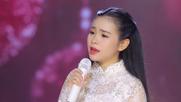 Con nuôi Quỳnh Trang đã rời vòng tay của Phi Nhung trong âm thầm? - Hình 6 Con nuoi Quynh Trang da roi vong tay cua Phi Nhung trong am tham?-Hinh-6