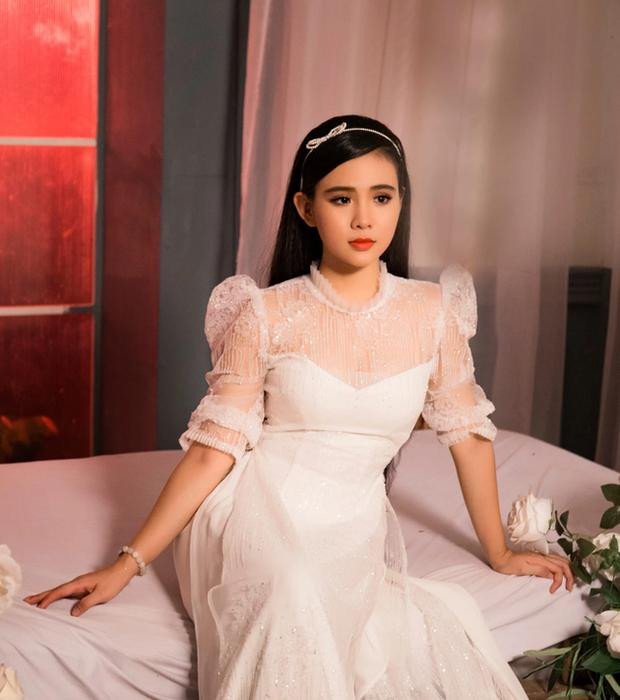 Con nuôi Quỳnh Trang đã rời vòng tay của Phi Nhung trong âm thầm? - Hình 7 Con nuoi Quynh Trang da roi vong tay cua Phi Nhung trong am tham?-Hinh-7