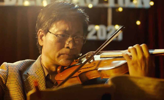 Quốc Tuấn: “Má và xương quai xanh của tôi rất đau vì chơi violin“ - Hình 2 Quoc Tuan: “Ma va xuong quai xanh cua toi rat dau vi choi violin“-Hinh-2