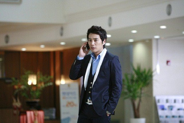 Ly hôn nửa năm vợ cũ sinh con trai, tôi đến nhận con rồi ngất lịm Ly hon nua nam vo cu sinh con trai, toi den nhan con roi ngat lim