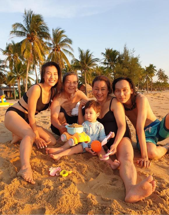 Hé lộ chân dung hai người em kín tiếng của MC Hoàng Oanh - Hình 4 He lo chan dung hai nguoi em kin tieng cua MC Hoang Oanh-Hinh-4