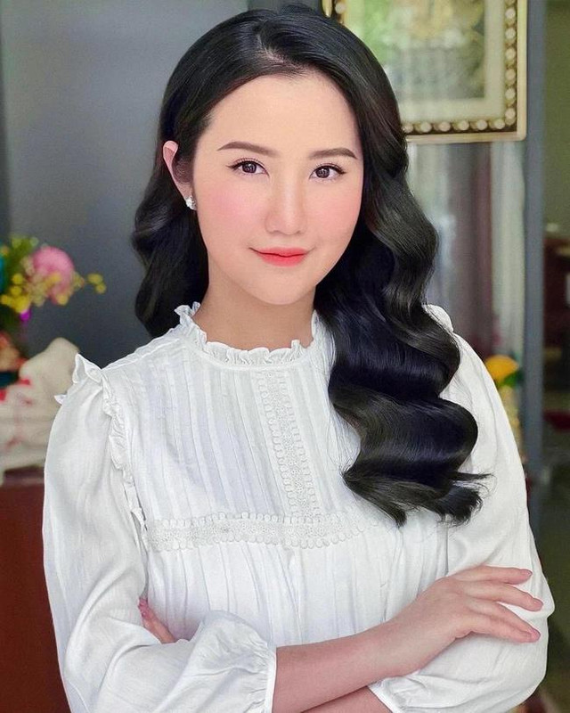 Primmy Trương gây sốt nhan sắc sau khi sinh con cho chồng đại gia Primmy Truong gay sot nhan sac sau khi sinh con cho chong dai gia